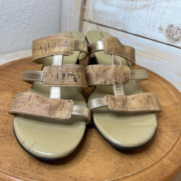 Hannah Womens Ridge Slide Sandals Block Heels Shoes Brown Slip On‎ Cut Out 10 M - Picture 4 of 12